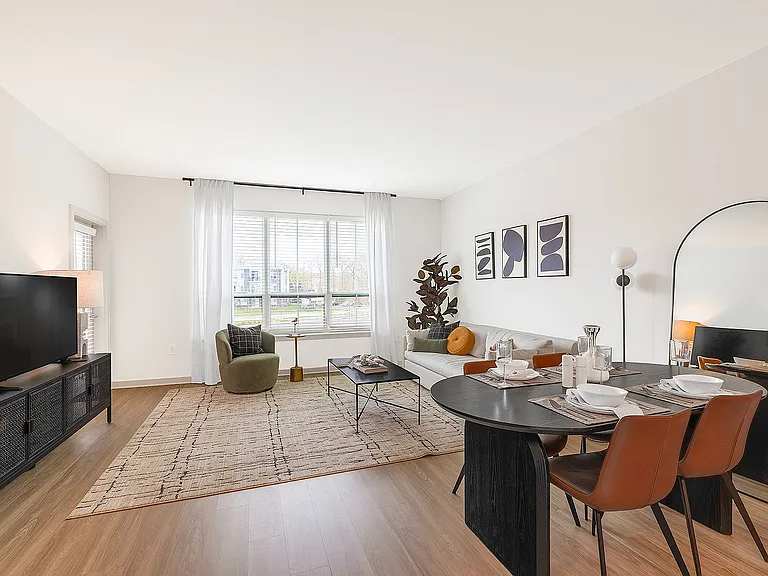 Model Home Living