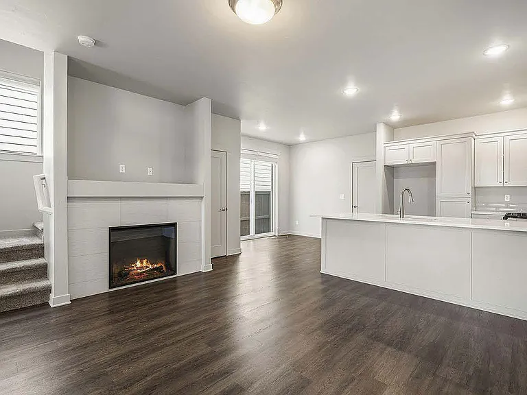 2366 NE Victor Pl — Photo 14