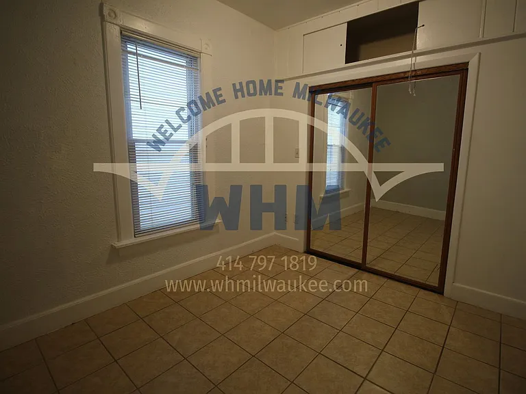 1140 N 50th Pl — Photo 7