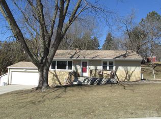 717 E Circle Rd, Denison, IA 51442