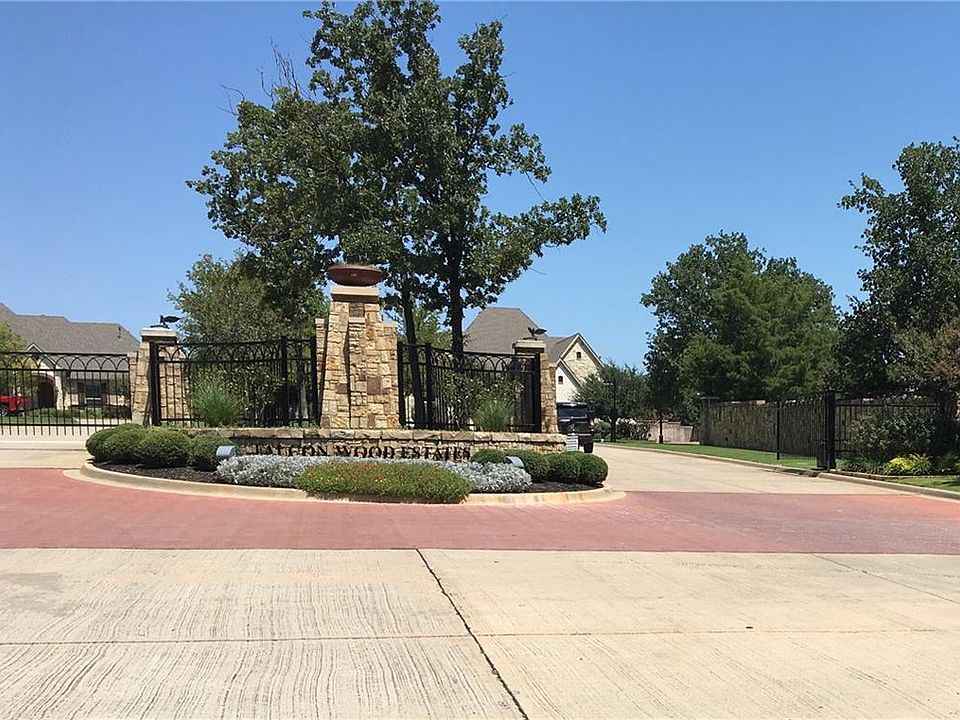 1st image of 1042 Fox Wood Dr
