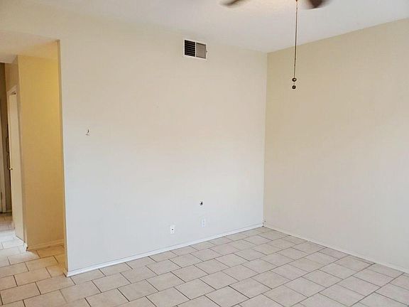 5th image of 510 Phoenix Ave NW