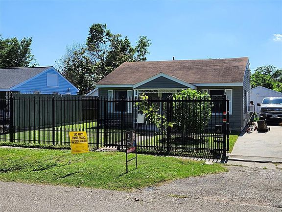 2nd image of 218 Hoffman Street
