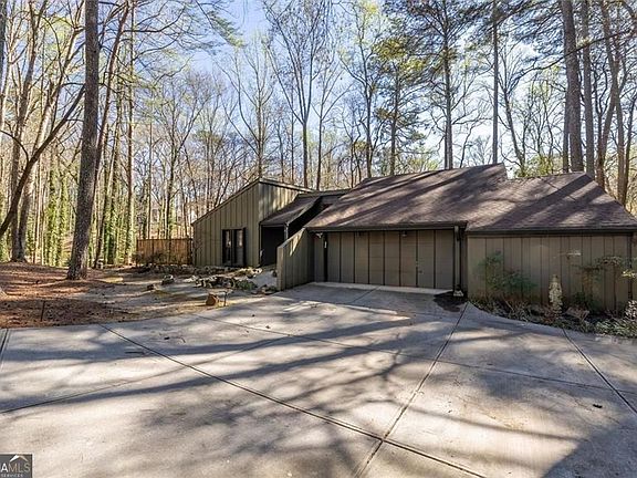 2nd image of 4917 Mountclaire Rd