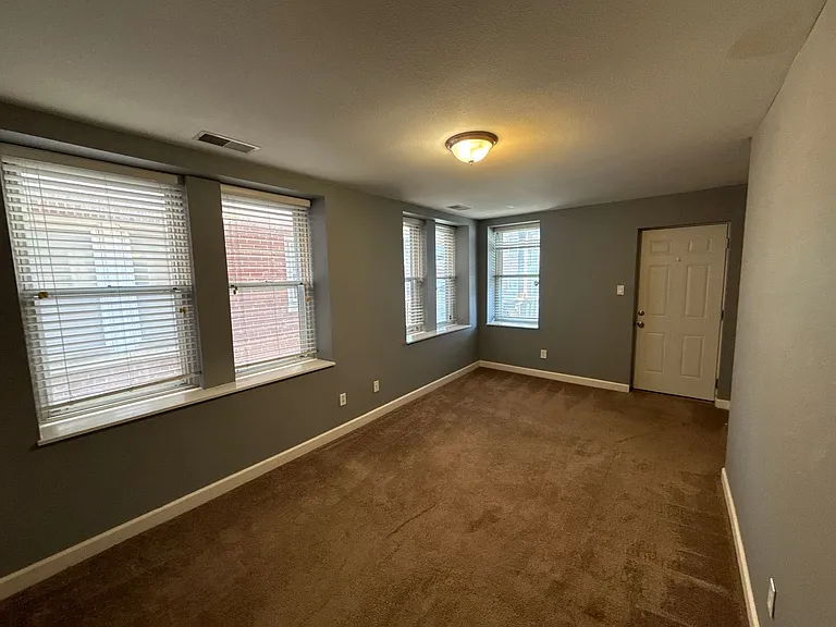 5350 Pershing Ave #4A — Photo 7