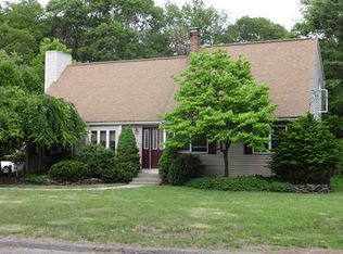 25 Sunset Rd, Franklin, MA 02038