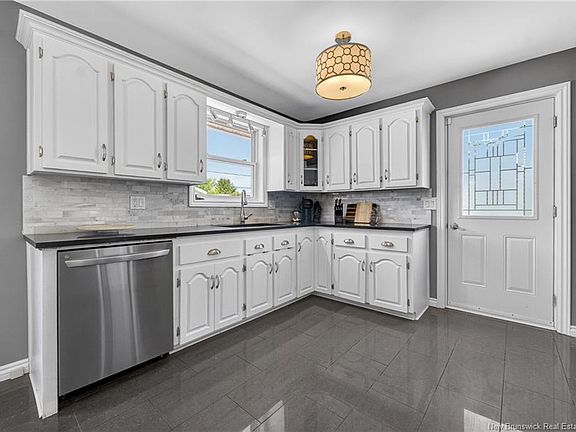 5th image of 115 Highmeadow Dr