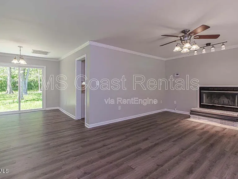6823 Mescalero Dr — Photo 5