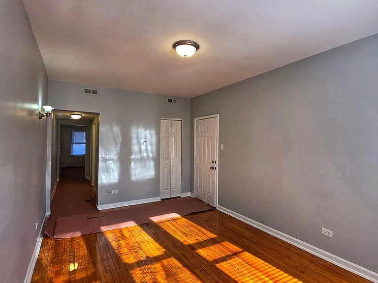6355 S California Ave — Photo 7