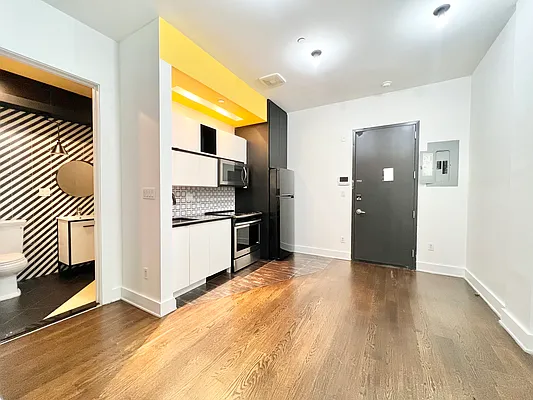 Rented by Pear NYC LLC | media 7