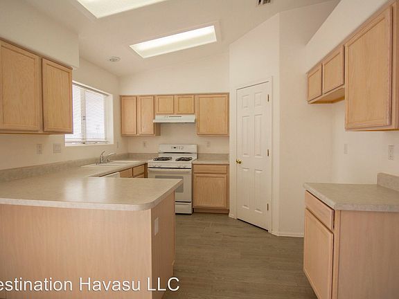 3rd image of 1575 Avalon Ave