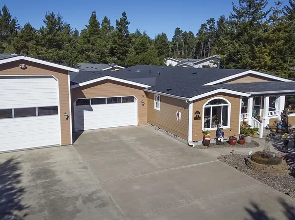 421 Sherwood Loop, Florence, OR 97439