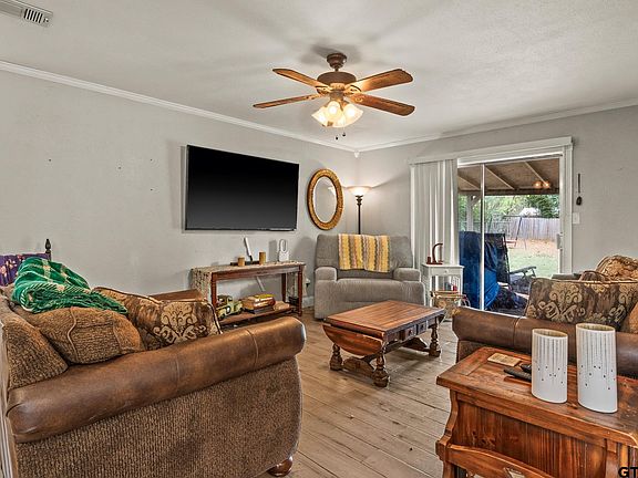 4th image of 222 Mountain View Dr
