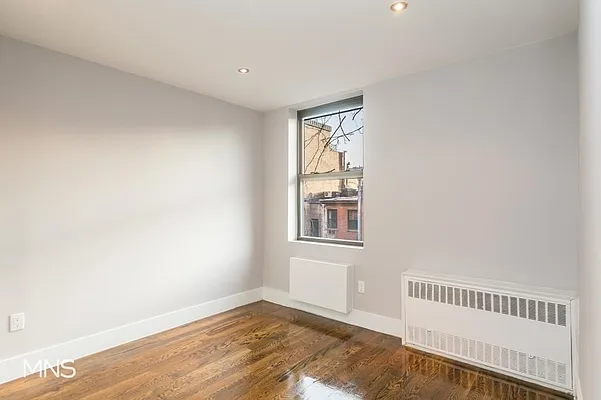 Rented by MNS Marketing | media 31