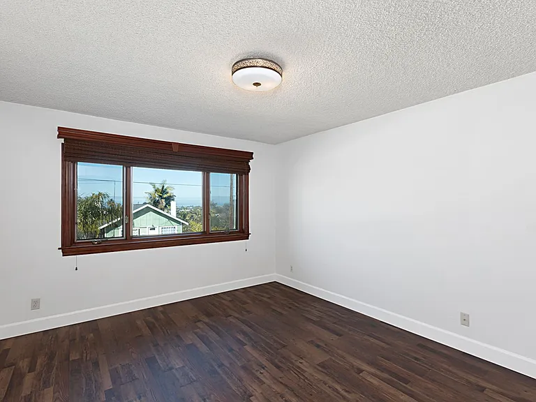 4495 Brighton Ave — Photo 9