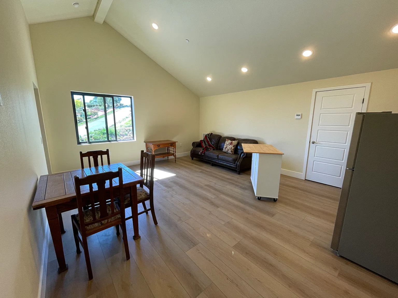 1 bed, 680 sqft, $1,975 — Photo 2