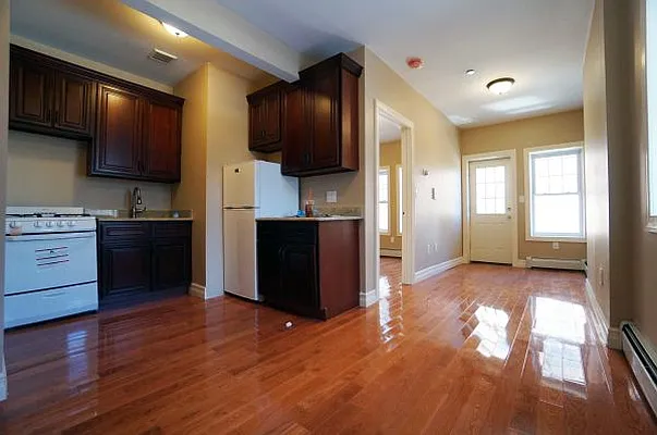 Rented by Zouki Khalifeh, LREB | media 1