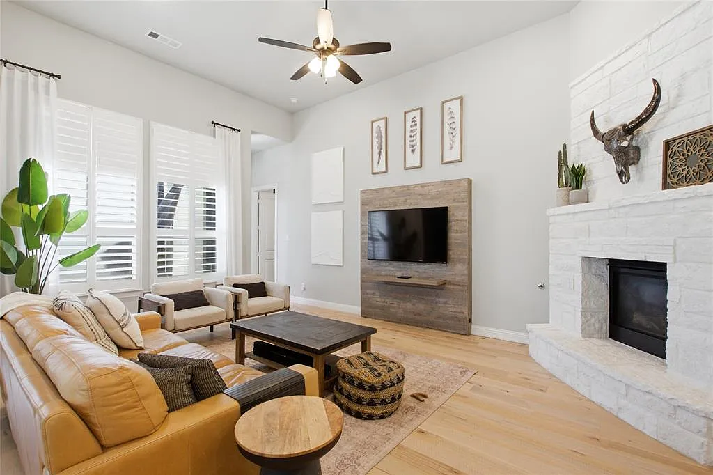3 bed, 2.5 bath, 2275 sqft, $3,950 — Photo 3