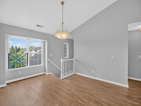 4th image of 4611 Courtyard Dr