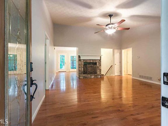 4th image of 138 Emerald Creek Dr #33