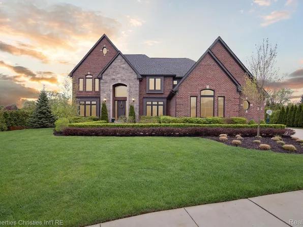 47660 Wales Ct, Northville, MI 48167