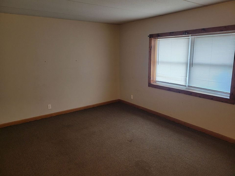 2nd image of 720 Litchfield Ave SW #B4