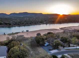 4306 River Oaks Dr, Kingsland, TX 78639