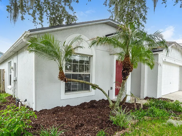 1876 Olivia Cir — Photo 3