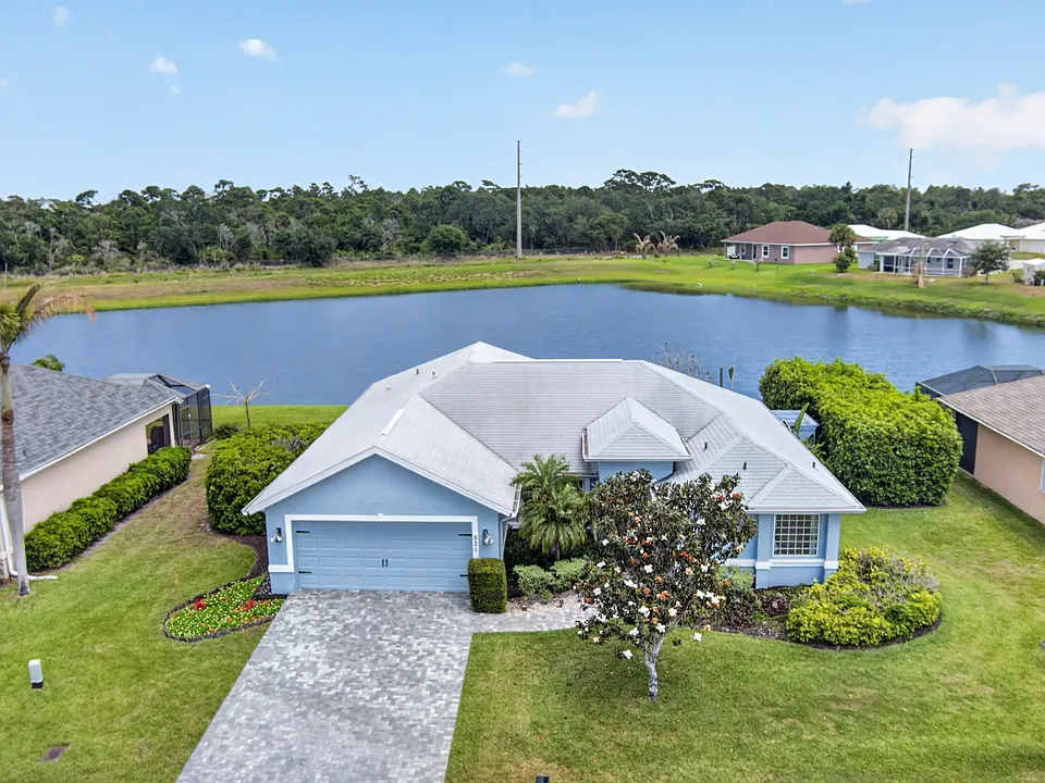 531 High Hawk Cir