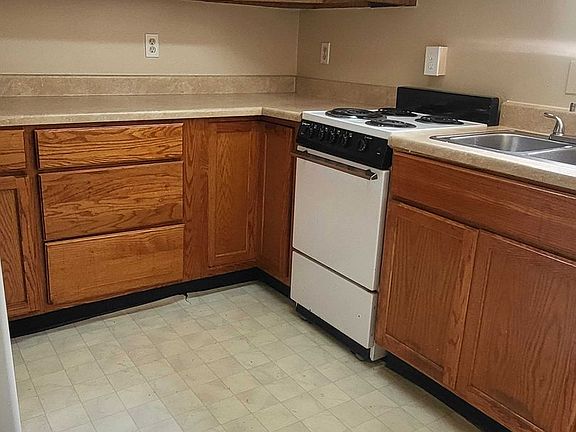 2nd image of 4215 Glenwood Ave APT 6