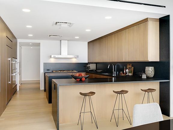 4th image of 50 West St Penthouse 57-A