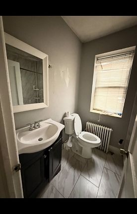 3rd image of 128 N Hartford Ave