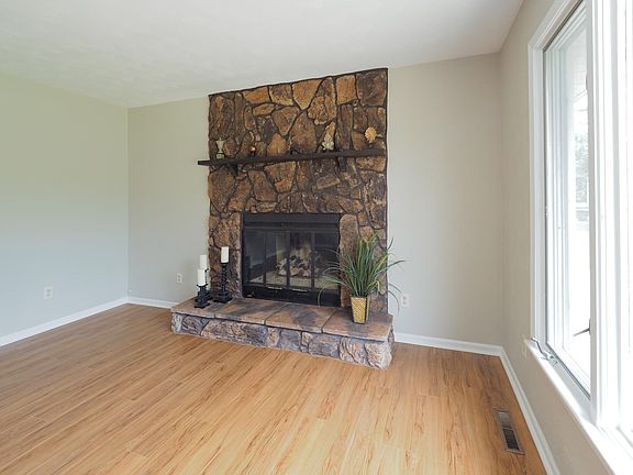 345 Birch Dr-105