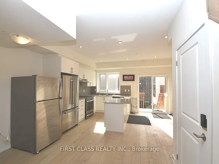 88 William Duncan Rd — Photo 6