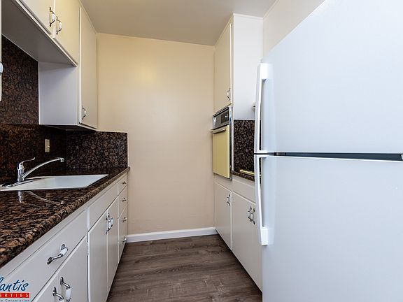 4th image of 843 Maryann Dr APT 5