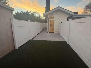 5910 Zelzah Ave, Encino, CA 91316