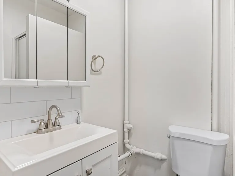 264 N 200 W — Photo 46