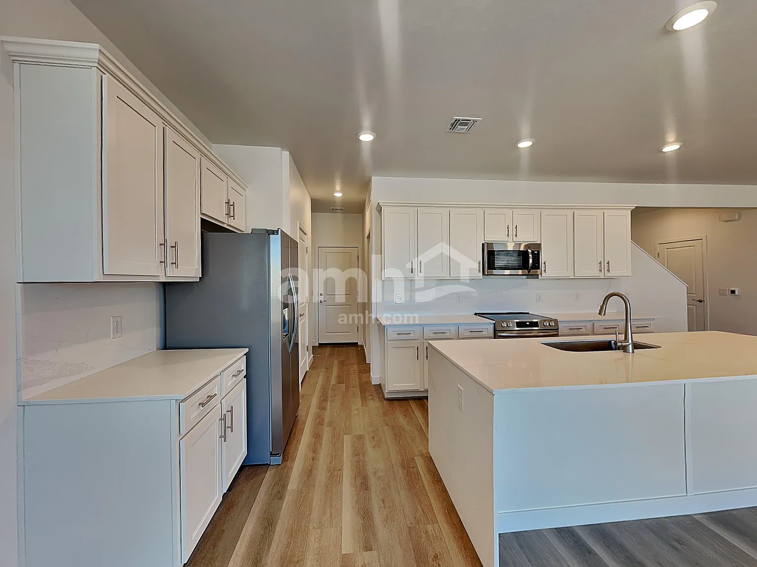 4 bed, 2.5 bath, 2169 sqft, $2,225 — Photo 3
