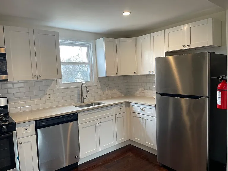 108 Elm St #3 — Photo 10