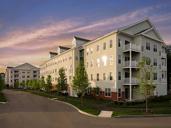 4th image of 8 Upland Woods Cir #4-4-407