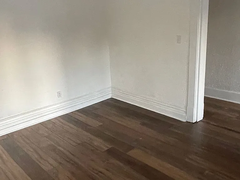 820 7th Street — Photo 2