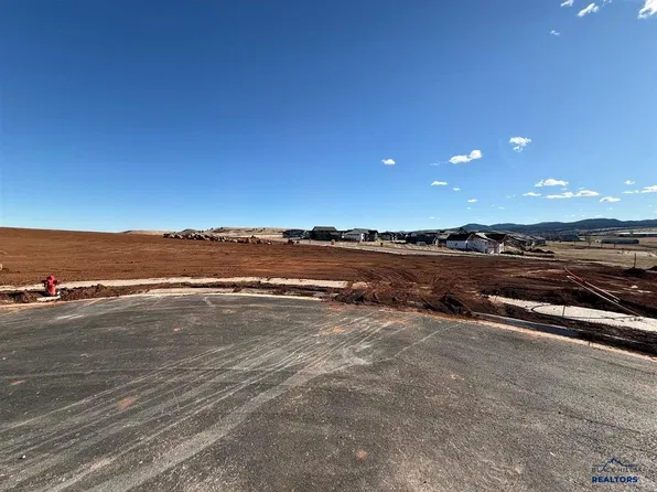 2643 SW Eetclover Cir, Spearfish, SD 57783