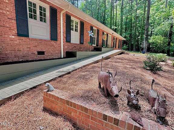 2nd image of 207 Wood Cir