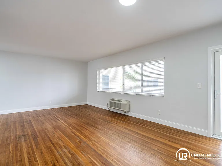 8330 Byron Ave #7 — Photo 9