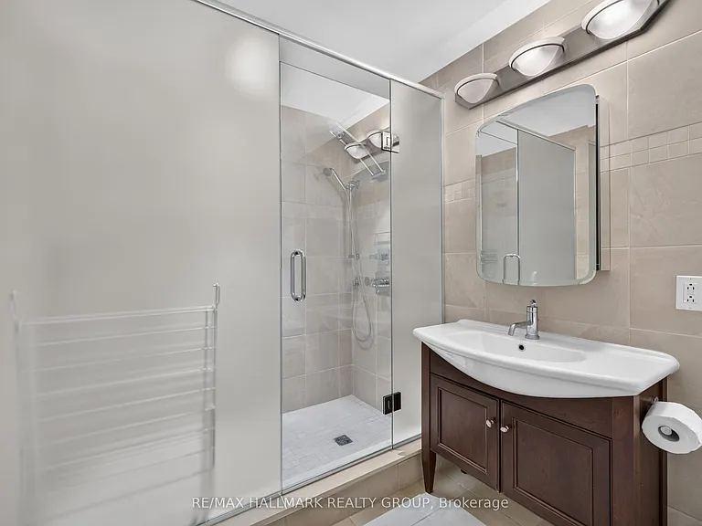 90 George St #1301 — Photo 16