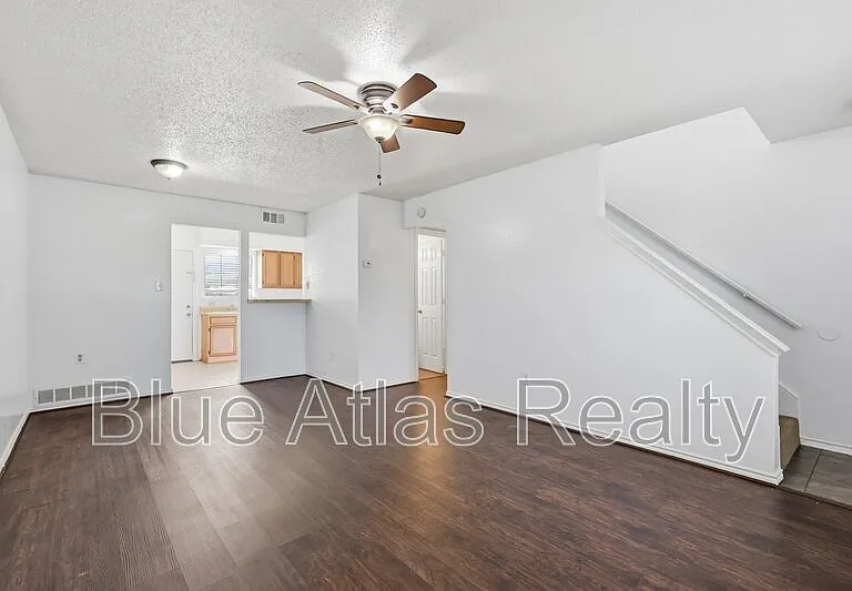 2713 Wimbledon Ct #D — Photo 3