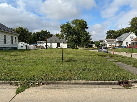 2nd image of 530 Poplar St