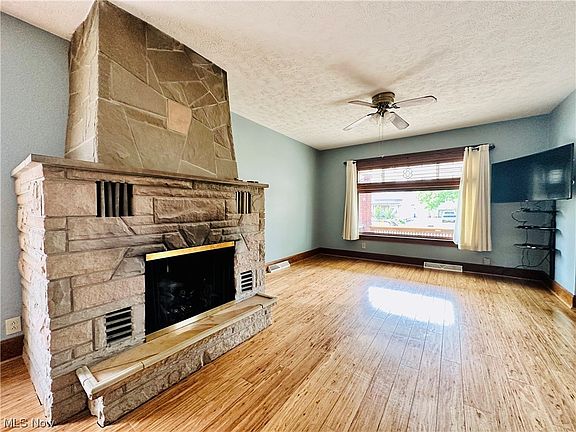 5th image of 714 W Park Ave