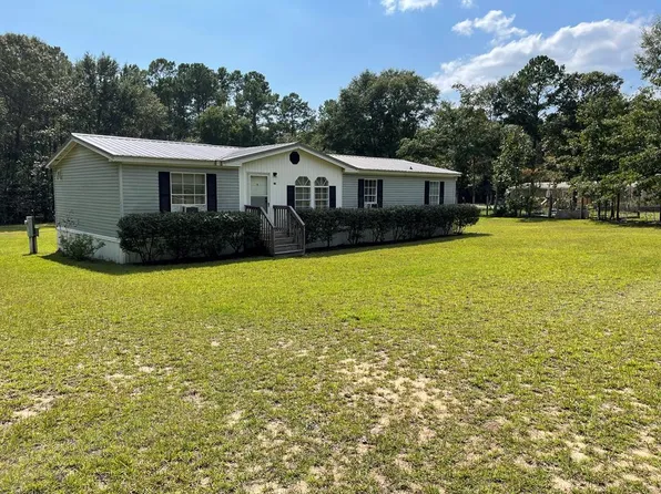 1106 Combahee Dr, Summerton, SC 29148