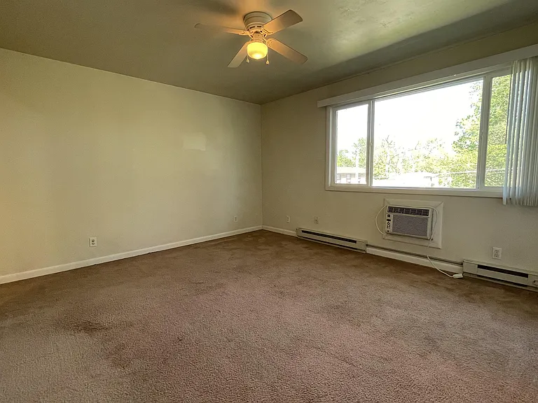 316 E College St #14 — Photo 5